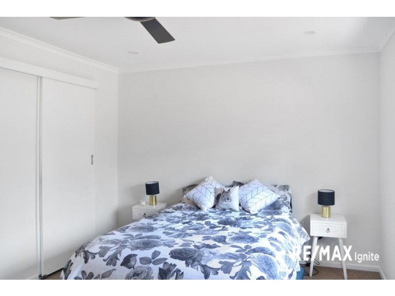 98 Dampier Street, Barellan Point QLD 4306