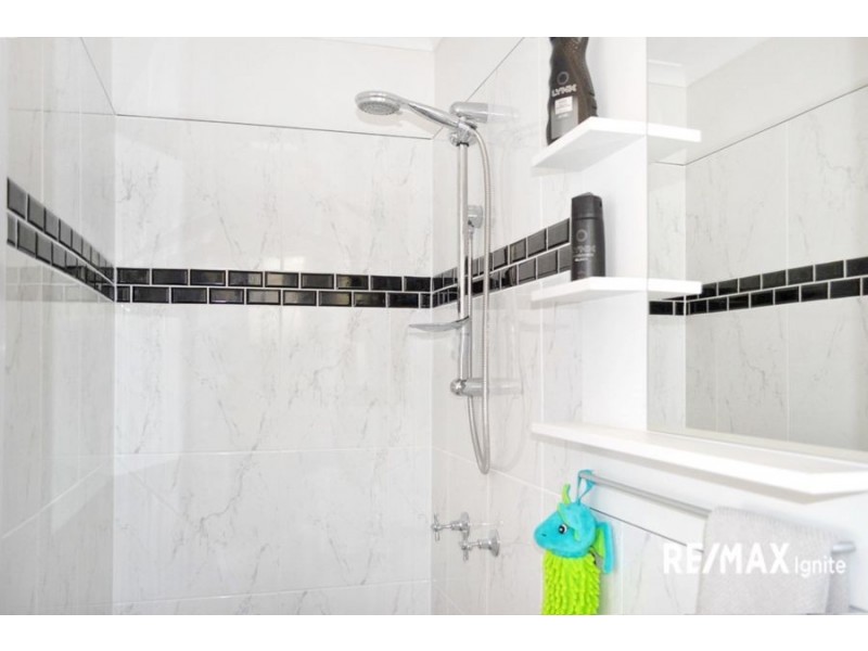 98 Dampier Street, Barellan Point QLD 4306