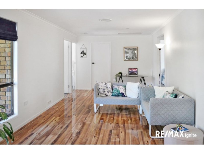 98 Dampier Street, Barellan Point QLD 4306