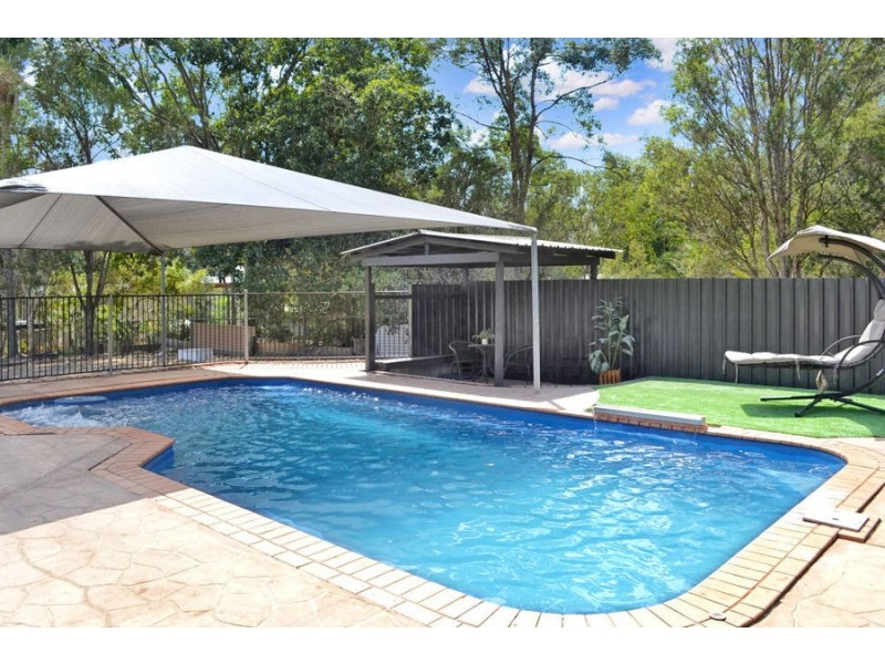 98 Dampier Street, Barellan Point QLD 4306