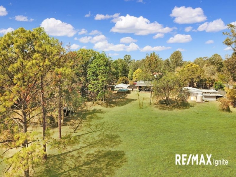 98 Dampier Street, Barellan Point QLD 4306