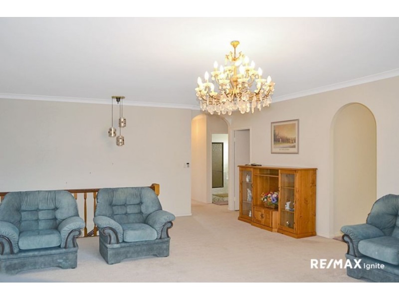 866 Oxley Road, Oxley QLD 4075