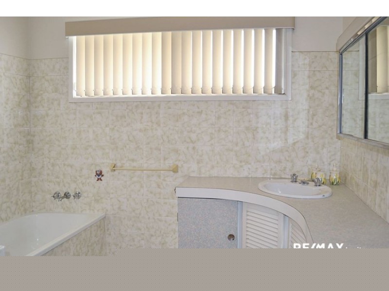 866 Oxley Road, Oxley QLD 4075