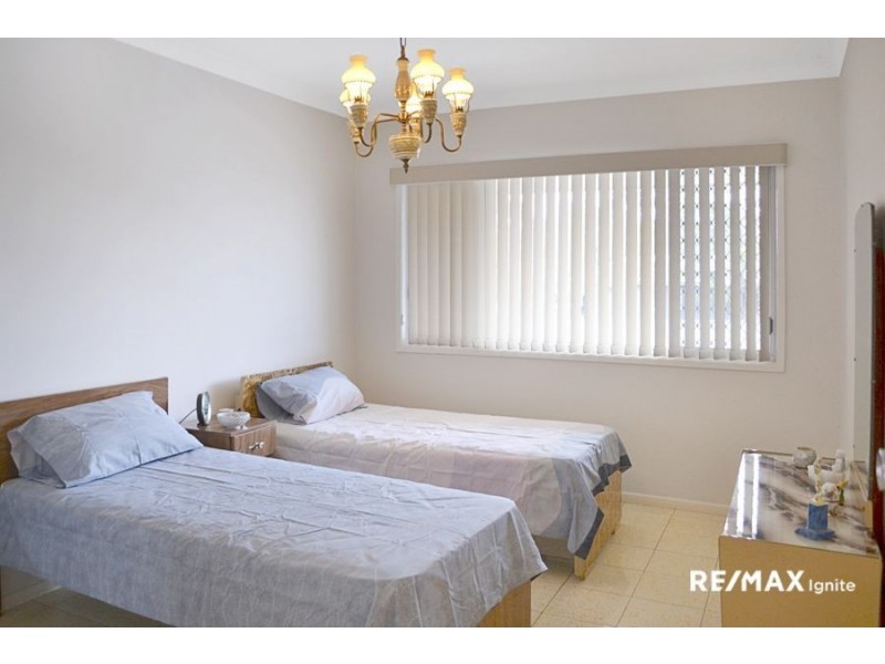 866 Oxley Road, Oxley QLD 4075