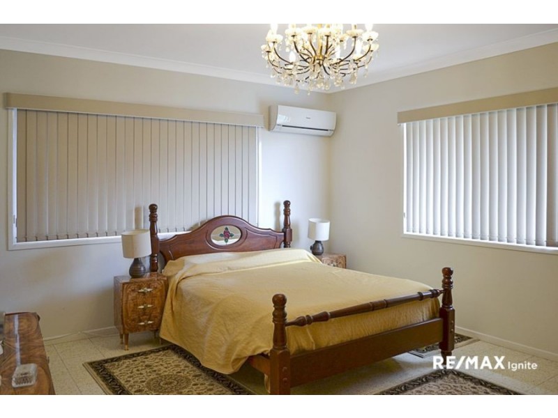 866 Oxley Road, Oxley QLD 4075