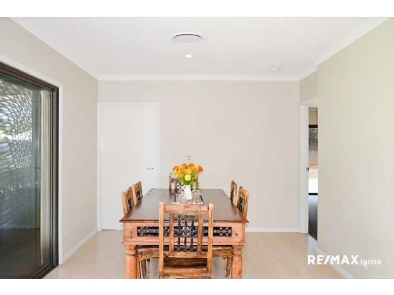 50 College Road, Karana Downs QLD 4306