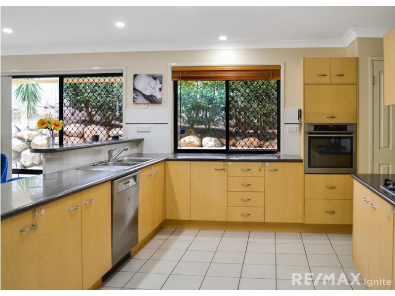 7 Malia St, Sinnamon Park QLD 4073