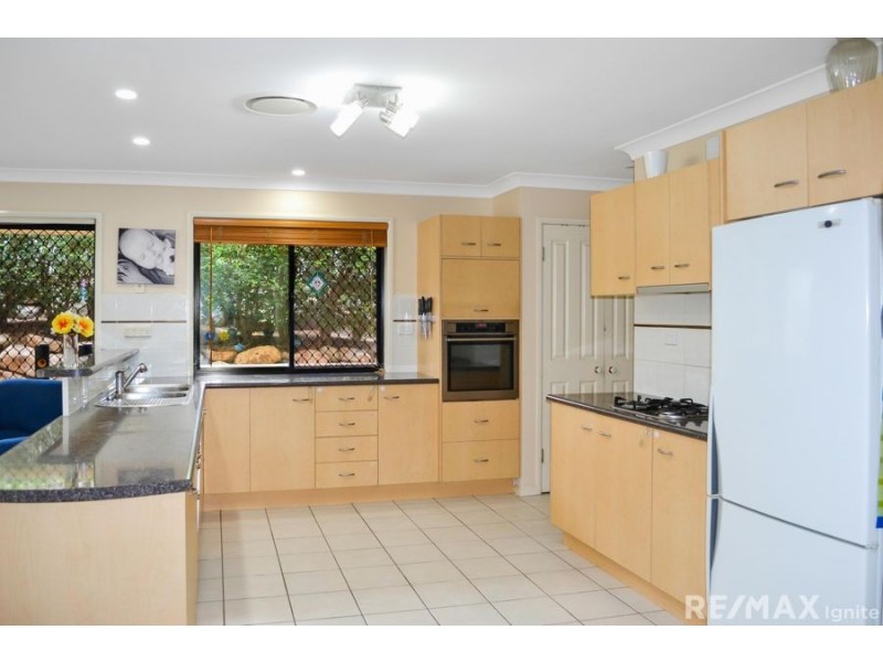 7 Malia St, Sinnamon Park QLD 4073
