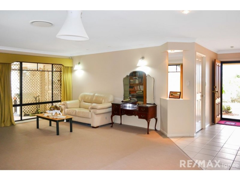 7 Malia St, Sinnamon Park QLD 4073