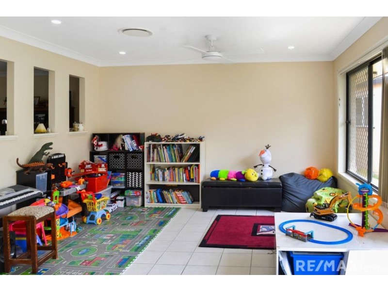 7 Malia St, Sinnamon Park QLD 4073