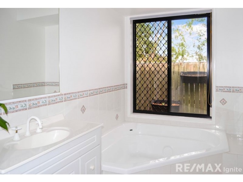 7 Malia St, Sinnamon Park QLD 4073