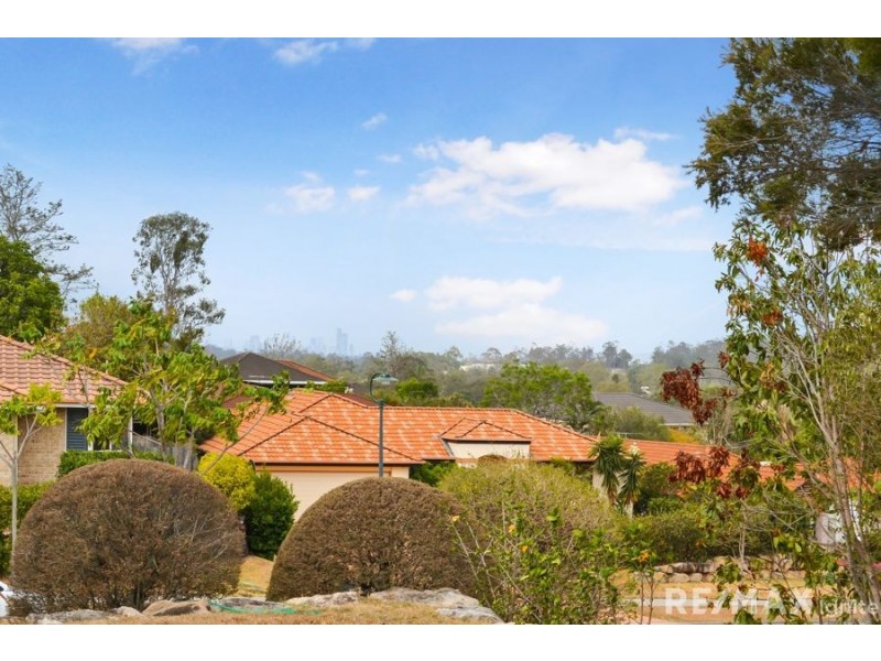 7 Malia St, Sinnamon Park QLD 4073