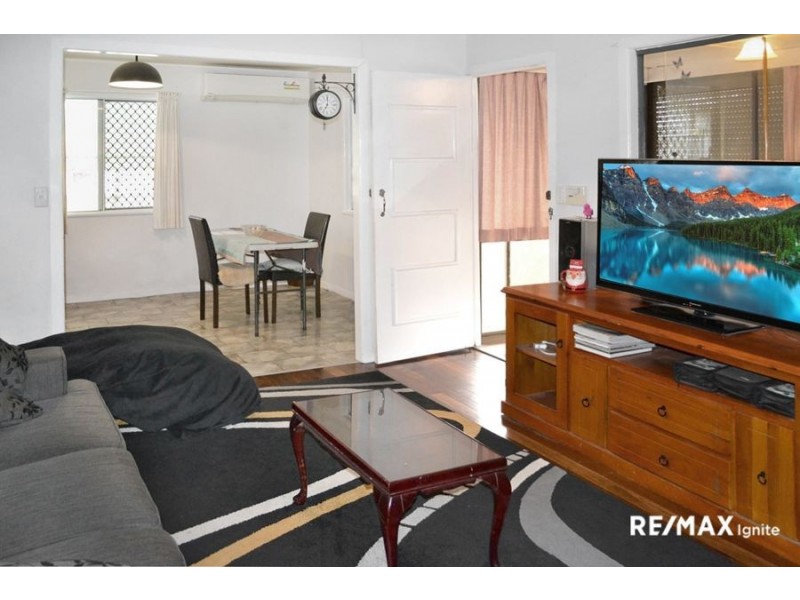 38 Robertson Road, Eastern Heights QLD 4305