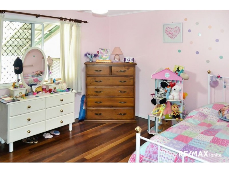 38 Robertson Road, Eastern Heights QLD 4305