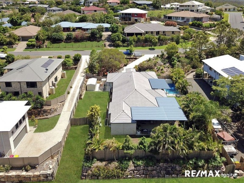 24 Stanaway Place, Bellbowrie QLD 4070