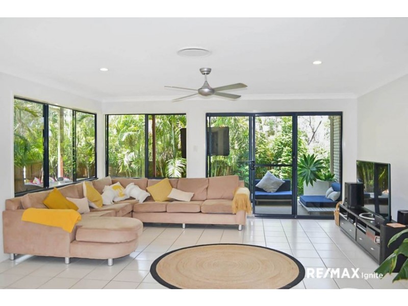 24 Stanaway Place, Bellbowrie QLD 4070