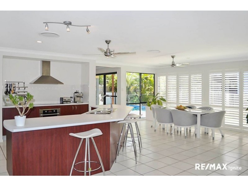24 Stanaway Place, Bellbowrie QLD 4070