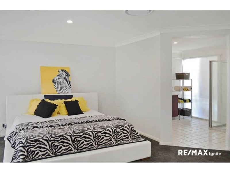 24 Stanaway Place, Bellbowrie QLD 4070