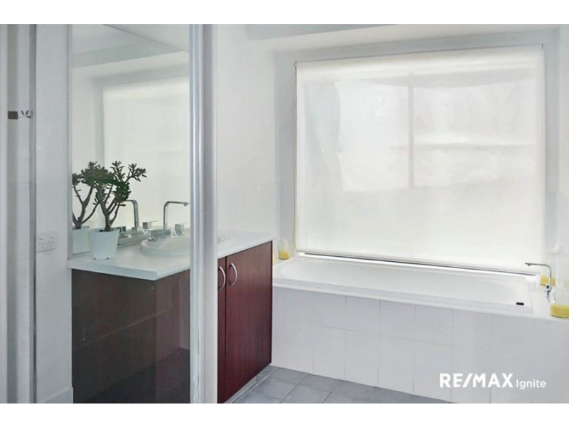 24 Stanaway Place, Bellbowrie QLD 4070