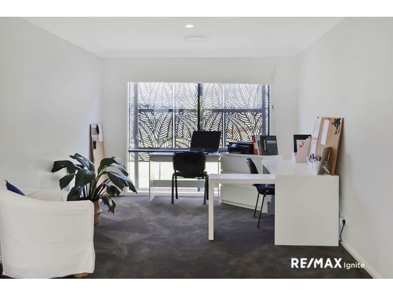 24 Stanaway Place, Bellbowrie QLD 4070