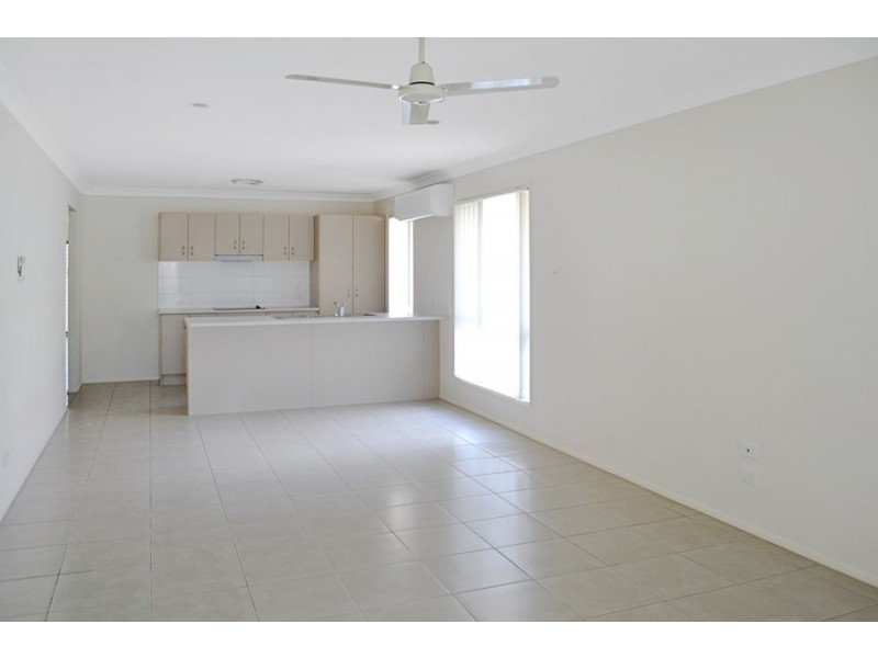 35 HUNTLEY CRESCENT, Redbank Plains QLD 4301