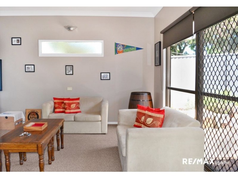 8 EDWARDS STREET, Eastern Heights QLD 4305