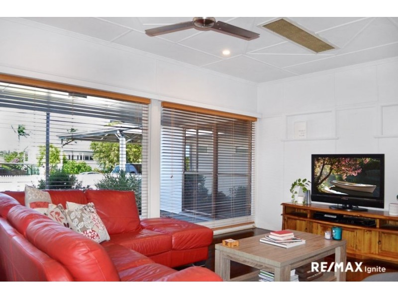 8 EDWARDS STREET, Eastern Heights QLD 4305