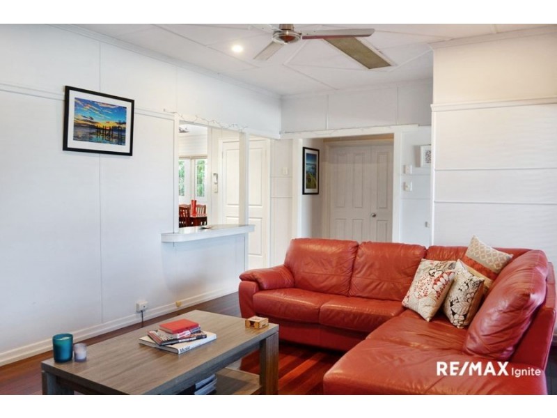 8 EDWARDS STREET, Eastern Heights QLD 4305