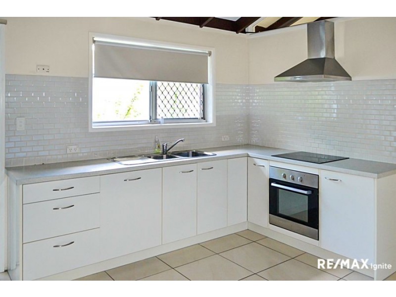 33 PENNANT STREET, Jamboree Heights QLD 4074