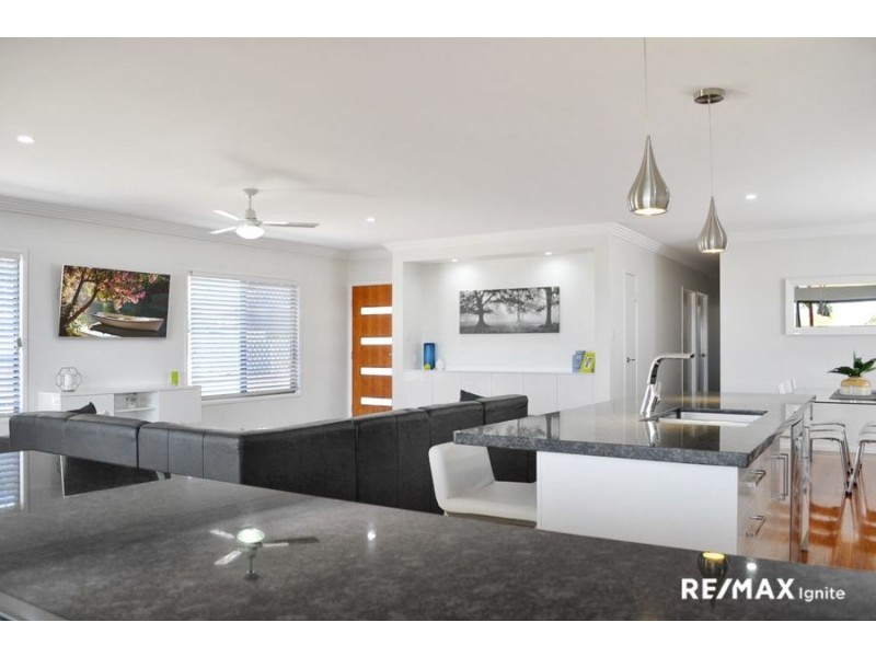 26A Whitehill Road, Newtown QLD 4305