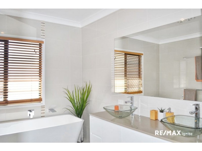 26A Whitehill Road, Newtown QLD 4305