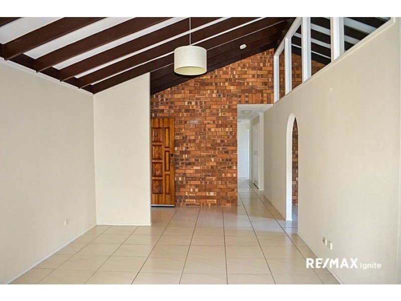 33 PENNANT STREET, Jamboree Heights QLD 4074