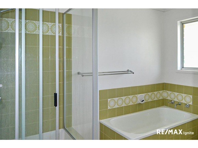 33 PENNANT STREET, Jamboree Heights QLD 4074