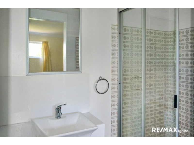 33 PENNANT STREET, Jamboree Heights QLD 4074