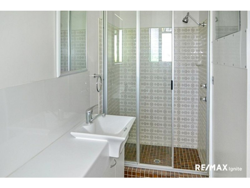 33 PENNANT STREET, Jamboree Heights QLD 4074