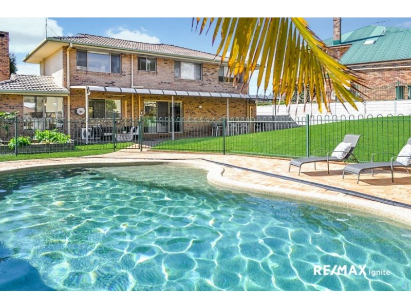 13 STAWELL PLACE, Middle Park QLD 4074