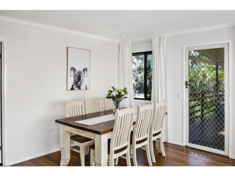 42 DANDENONG ROAD, Jamboree Heights QLD 4074