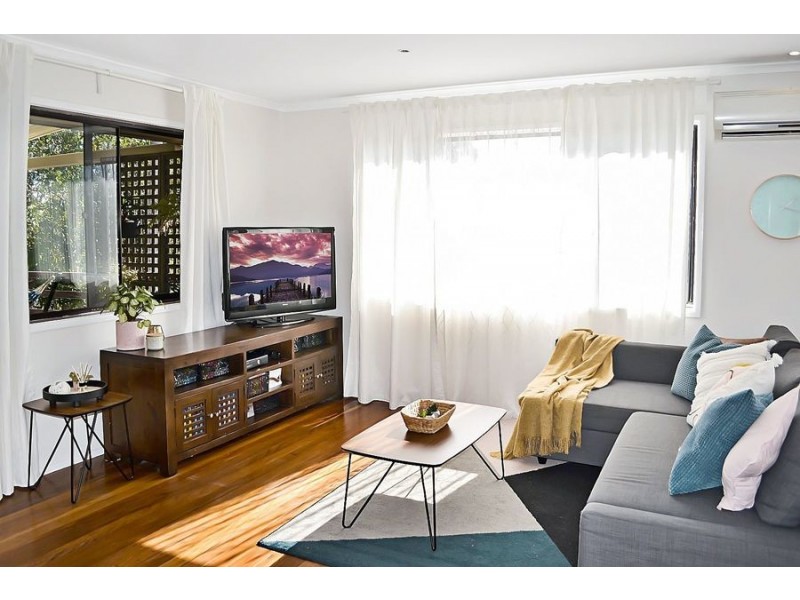 42 DANDENONG ROAD, Jamboree Heights QLD 4074