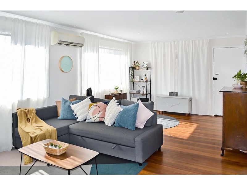 42 DANDENONG ROAD, Jamboree Heights QLD 4074