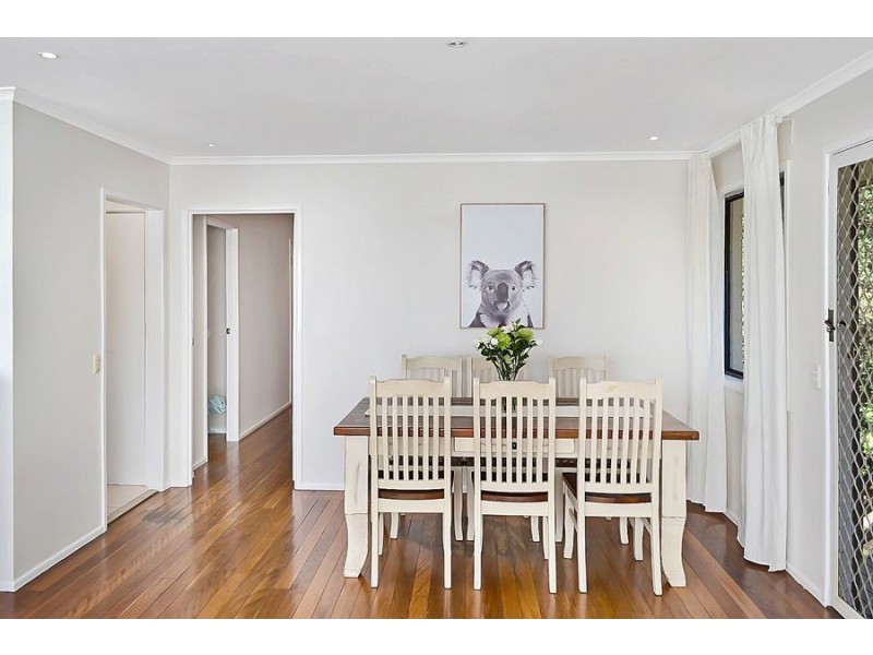 42 DANDENONG ROAD, Jamboree Heights QLD 4074