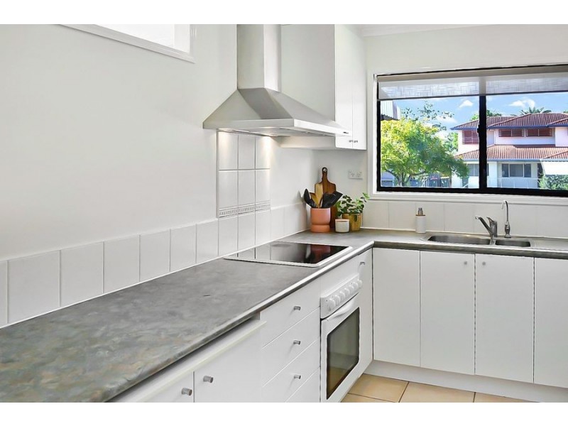 42 DANDENONG ROAD, Jamboree Heights QLD 4074