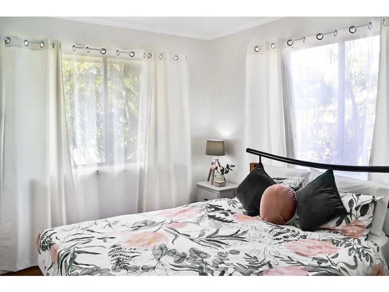 42 DANDENONG ROAD, Jamboree Heights QLD 4074