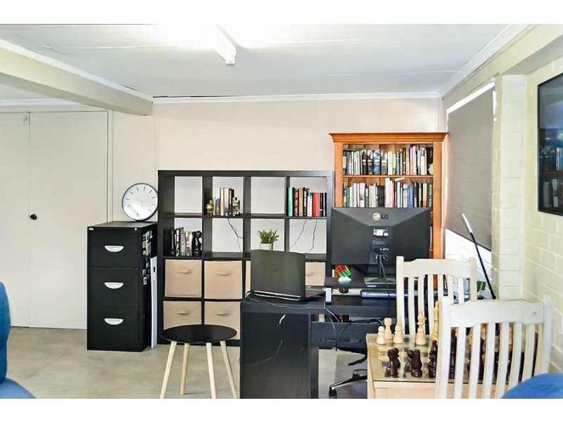 42 DANDENONG ROAD, Jamboree Heights QLD 4074