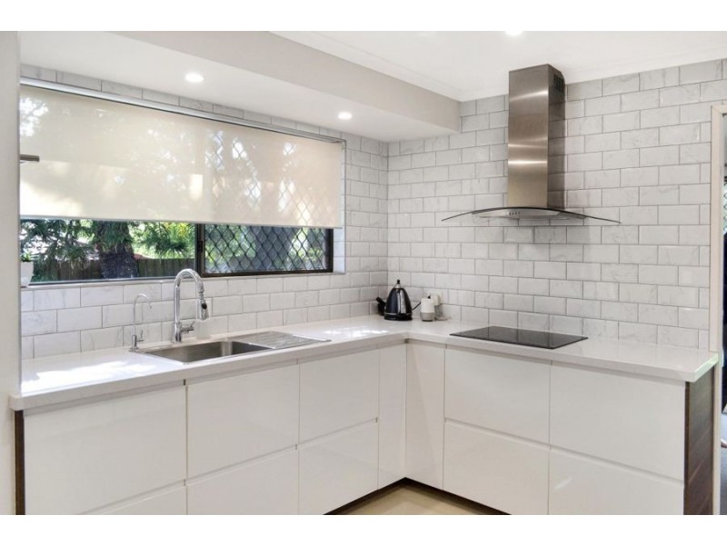 1 PROSSER STREET, Riverhills QLD 4074