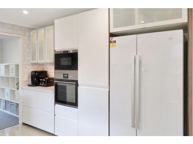 1 PROSSER STREET, Riverhills QLD 4074