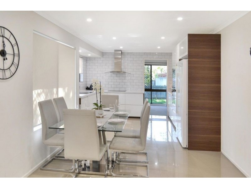 1 PROSSER STREET, Riverhills QLD 4074