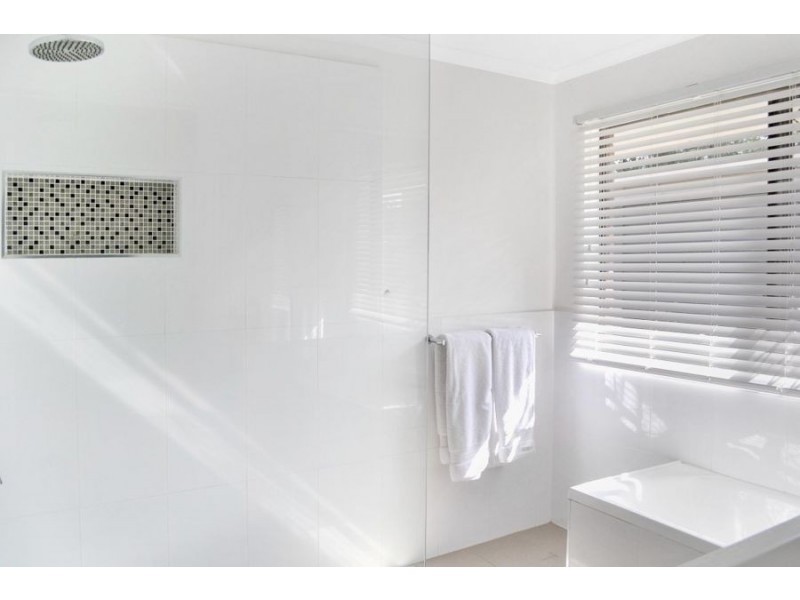 1 PROSSER STREET, Riverhills QLD 4074