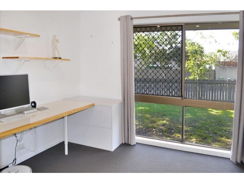 1 PROSSER STREET, Riverhills QLD 4074