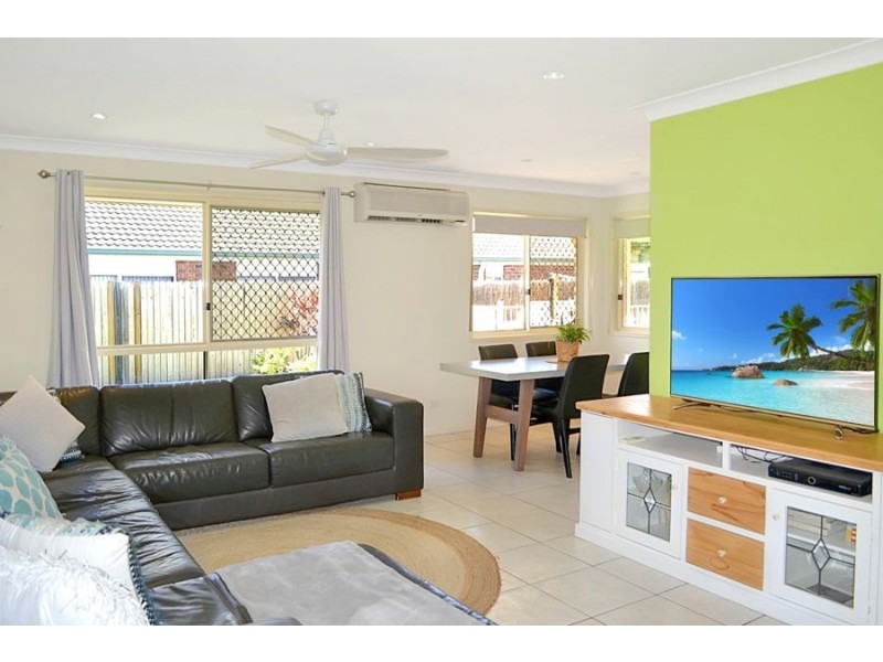 6 Marzena Close, Moggill QLD 4070