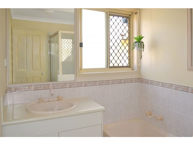 6 Marzena Close, Moggill QLD 4070